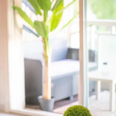 Appartamento Joli Studio Climatisé - Terrasse Vue Mer Au Calme Antibes